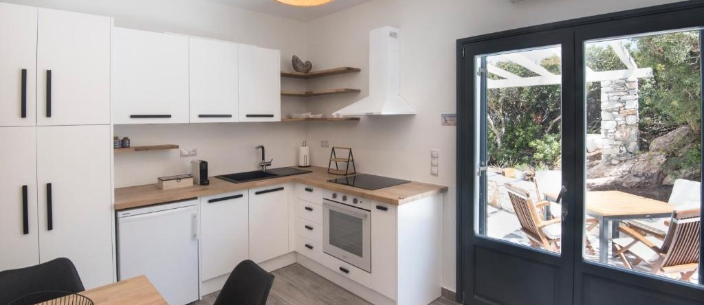 White Brand New 1bd House with Jacuzzi in Isterni, Isterni — photo 1