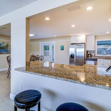 New Listing! Spacious Haven W/ Pool & Hot Tub 5 Bedroom Home, 湾松 — 照片 2