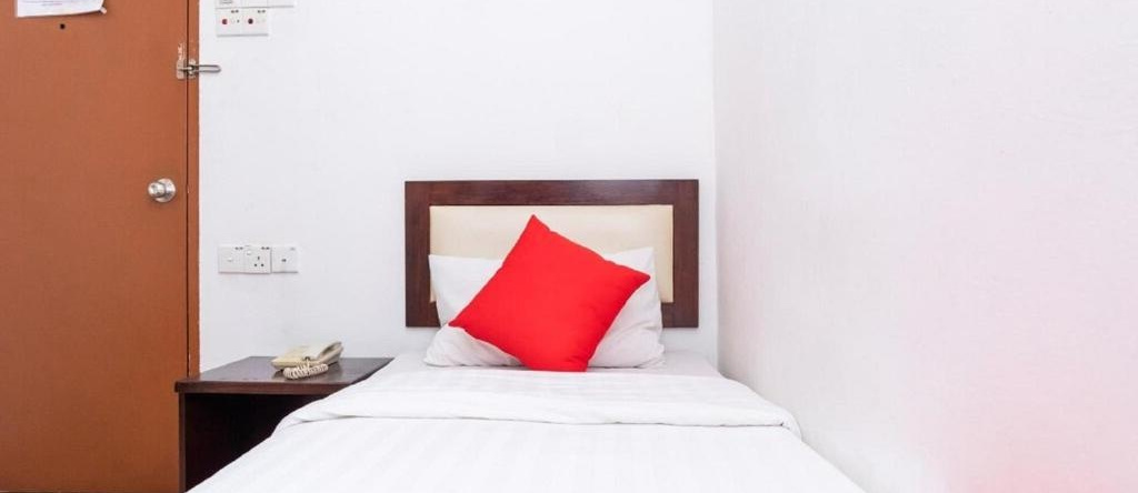OYO 90742 I-home Hotel, Seri Iskandar — photo 1