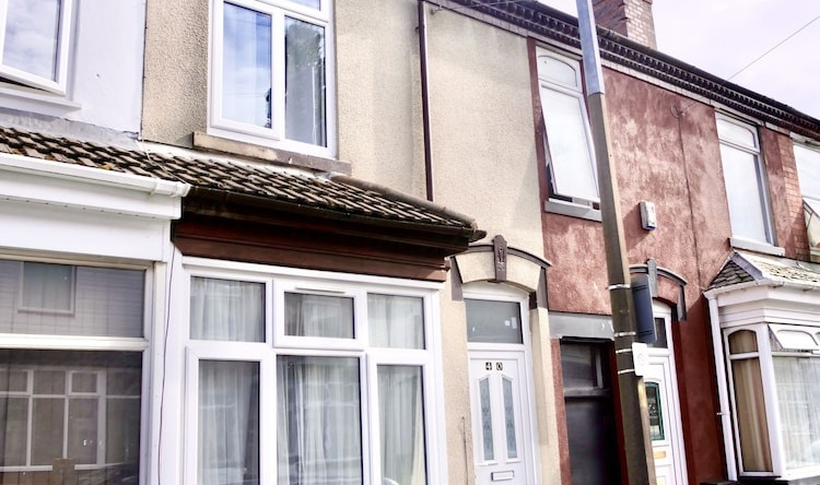 Lovely 6 bed Property Located Within Dudley, Dudley — photo 1