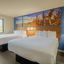 Days Inn & Suites by Wyndham Waterloo, Waterloo — photo 5