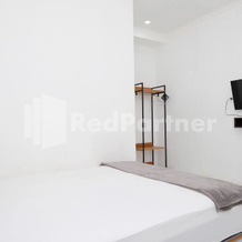Niti Stay Syariah Near Stasiun Wates Redpartner, Ватес — фото 4