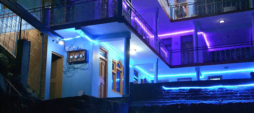 Pine Wood Inn Tosh, 托什 — 照片 1