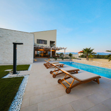 Splendid villa with private, heatable pool, big roofed terrace, outdoor kitchen, Poljica — photo 2