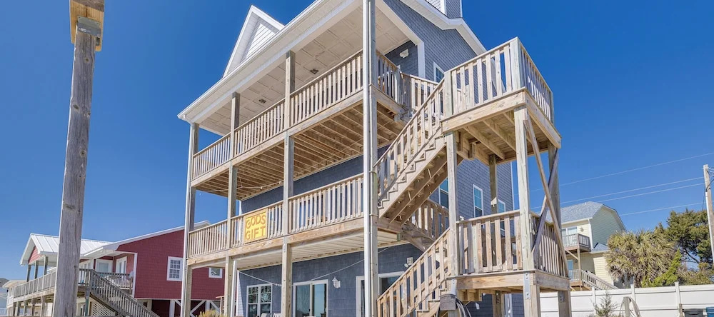 Ocean-View Apt In Emerald Isle - Walk To Beaches!, Эмералд-Айл — фото 1