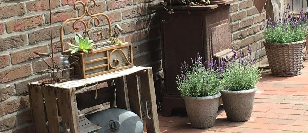 White Cottage Garden, 克洛彭堡 — 照片 1