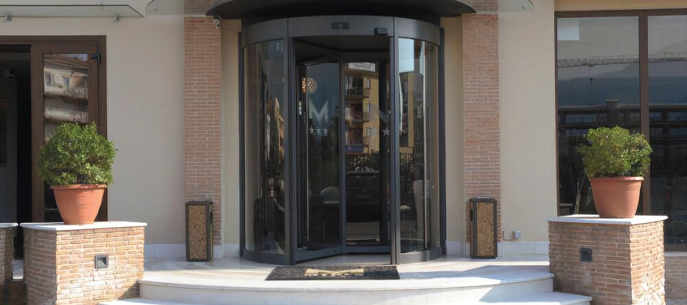 Myres Hotel Residence, Cassino — photo 1