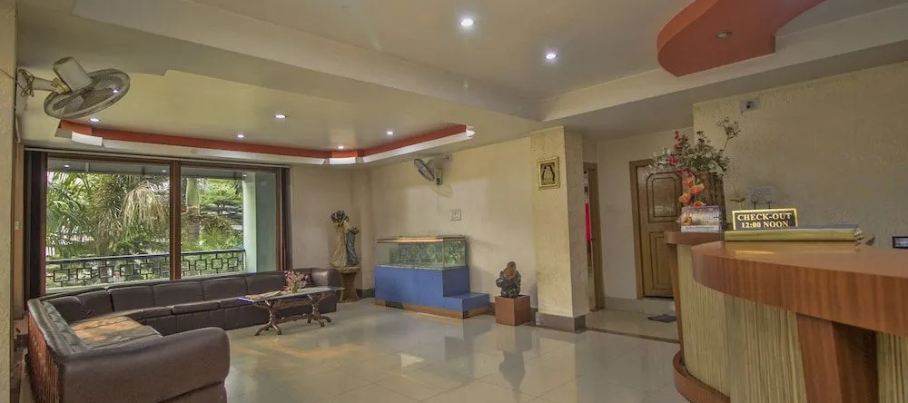 Hotel Nandanik Palace by OYO Rooms, Falakata — photo 1