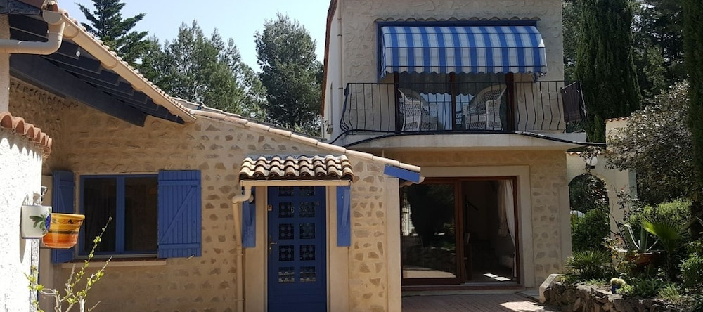 Lovely Villa in Soleil d'Oc with Swimming Pool, 普佐尔米内尔瓦 — 照片 1