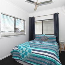 Lakeside Deck House, Mackay — photo 4
