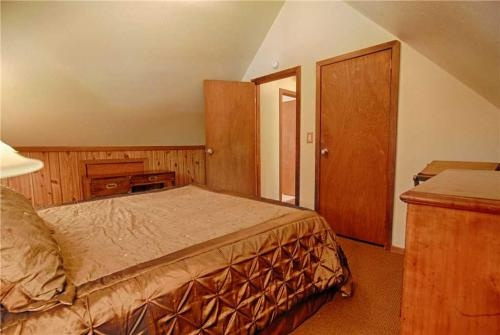 Lewis Ave Lodge - 3 Br Home, 霍姆伍德 — 照片 1