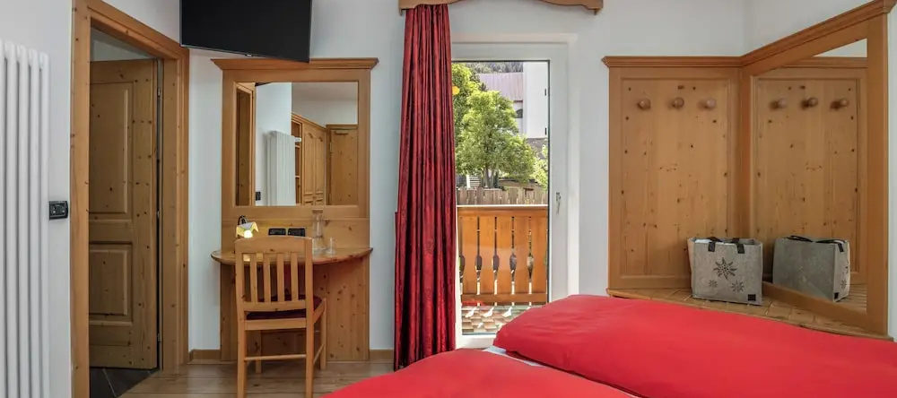 Hotel Tirol Natural Idyll, 索韦尔 — 照片 1