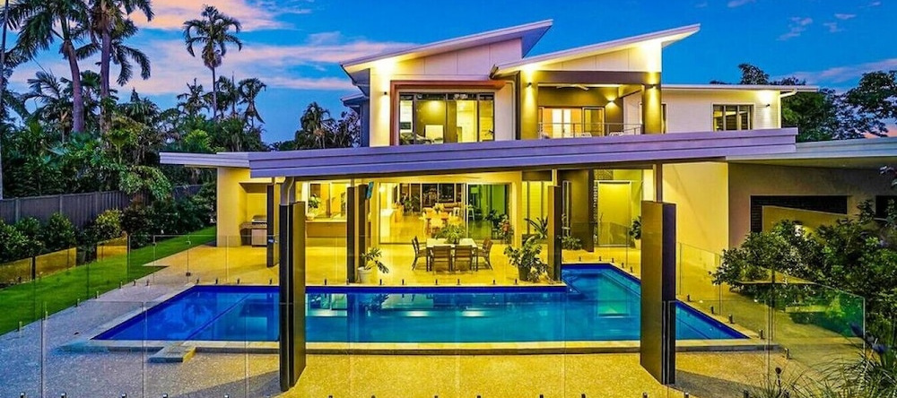ZENLUX - 5BR Holiday Home with Pool, 范尼湾 — 照片 1
