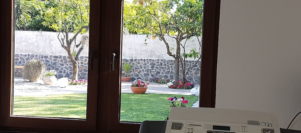 Terrazza sul Vesuvio con piscina, 泰尔齐尼奥 — 照片 1