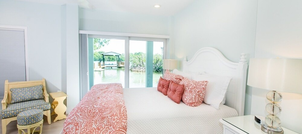 Dolphin Cove - Captiva Private Waterfront Estate 6 Bedroom Home, Captiva — photo 1