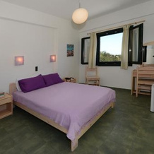 Eri Rooms To Let, Христос — фото 2