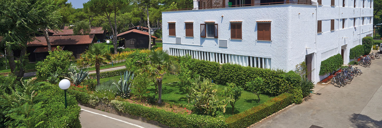 Baia Domizia Camping Village, 巴亚多米蒂亚 — 照片 1