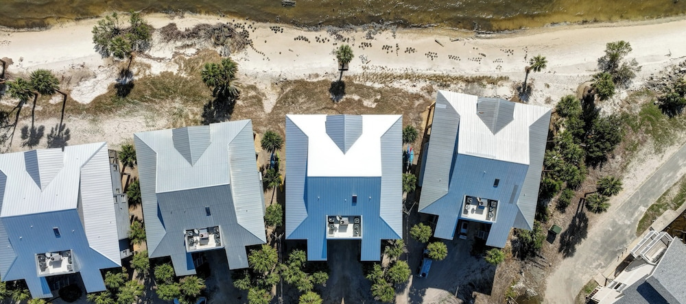 Beach & Pool Access at Condo on Cedar Key!, 切达基 — 照片 1