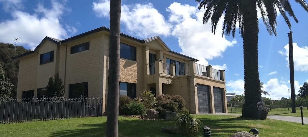 Island Cove Villas, Cowes — photo 1