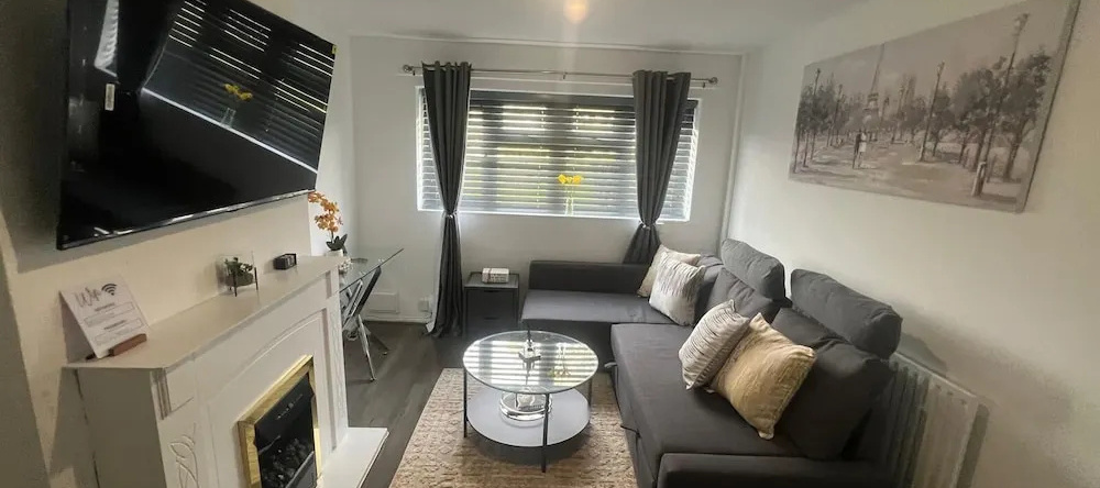 Serene Escape Cosy Apartment in Wolverhampton, Wolverhampton — photo 1