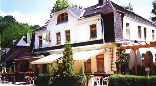 Hotel & Gästehaus Zur Schmiede, 安娜贝格-布赫霍尔茨 — 照片 1