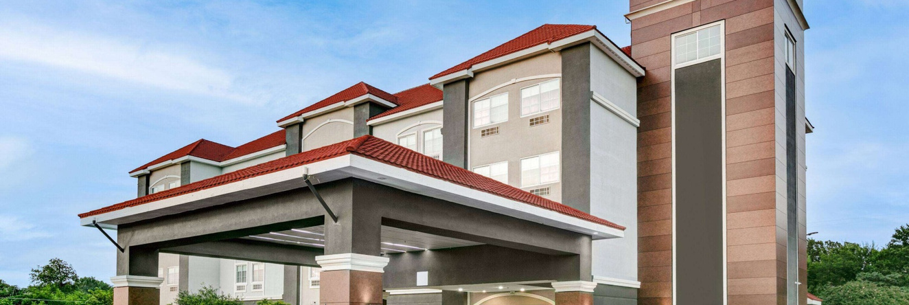 La Quinta Inn & Suites By Wyndham Decatur, Декатур — фото 1