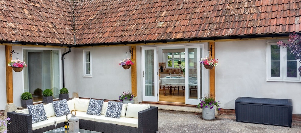 The Farm House, Malmesbury — photo 1