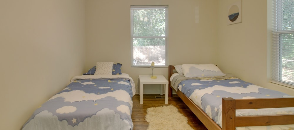 Dog-friendly Shelby Home w/ Private Yard & Hot Tub, 谢尔比 — 照片 1
