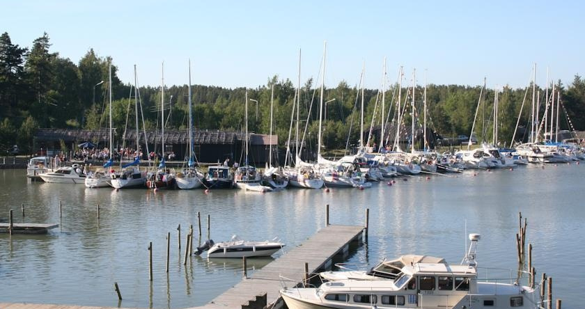 Peterzens Boathouse, 库斯塔维 — 照片 1