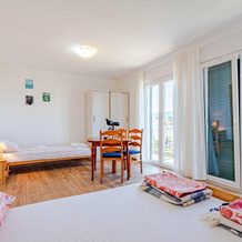 Stunning Home in Loviste With Wifi and 3 Bedrooms, 洛维什特 — 照片 2