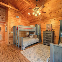 New! Riverfront Retreat Sleeps 12 Ellijay, 埃利亚伊 — 照片 5
