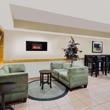 Ramada By Wyndham Marquette, Маркетт — фото 2