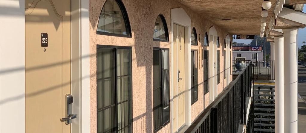 Seaview Inn, 格罗弗海滩 — 照片 1