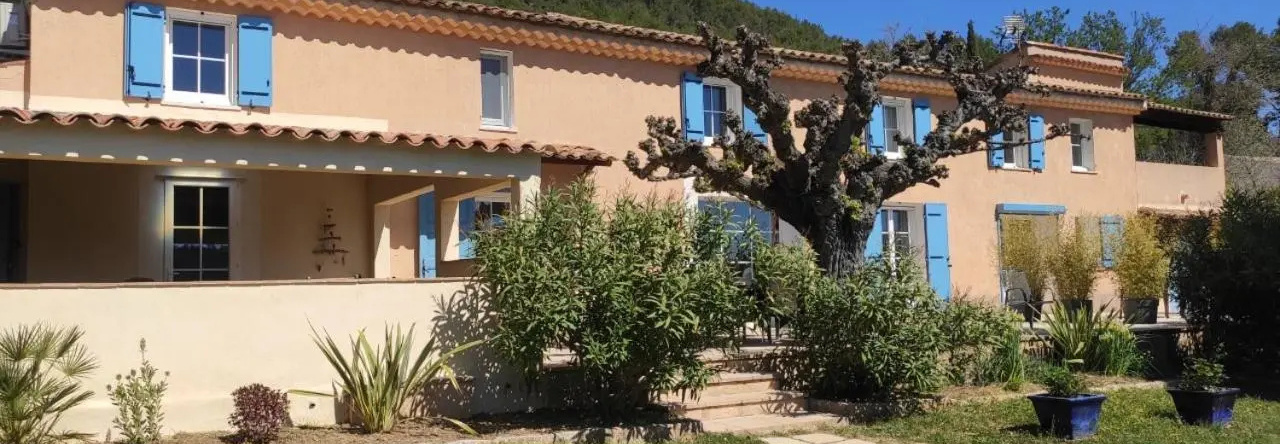Gites Colline De Sollies, 萨莱讷 — 照片 1