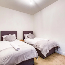 3 Bedroom Flat Central Gillingham Town, Гиллингхэм — фото 2