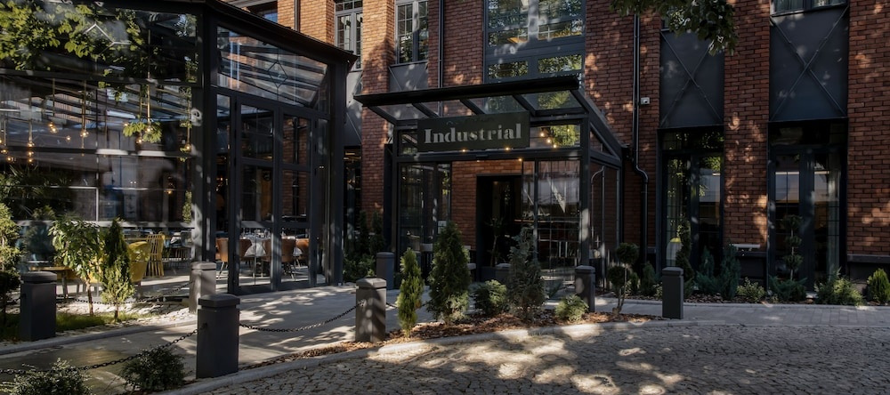 Industrial 1853, Крагуевац — фото 1