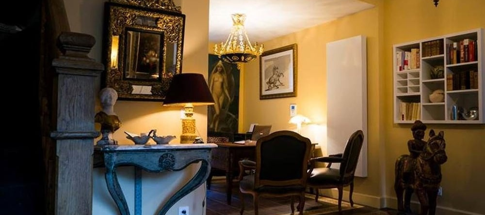 Le Clos De Villeroy, Менеси — фото 1