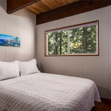 Private Beach Access, Renovated, Pet Friendly Cabin - "pine Cone Haven" #108, 太浩城 — 照片 3