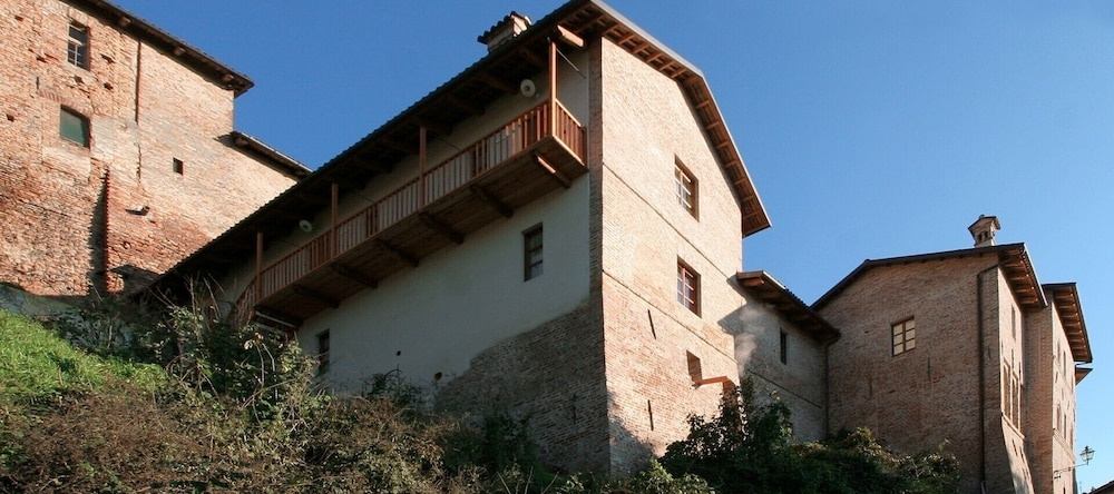 Foresteria Conti Roero, Монтичелло-д'Альба — фото 1