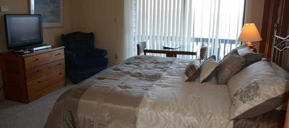 Seven Springs Stoneridge 3 Bedroom and Loft Condo with private deck by RedAwning, 七泉 — 照片 1