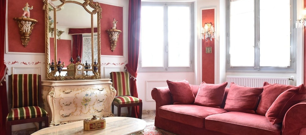 Beautiful Villa with Tennis Court in Dordogne, France, 库兹和圣弗龙 — 照片 1