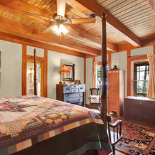 Luxury and Location One Block to Main St With Hot tub and Firepit, 弗雷德里克斯堡 — 照片 2
