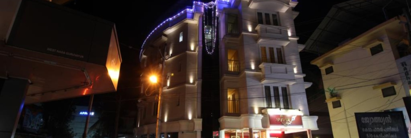 Srivar Hotels, Гуруваюр — фото 1