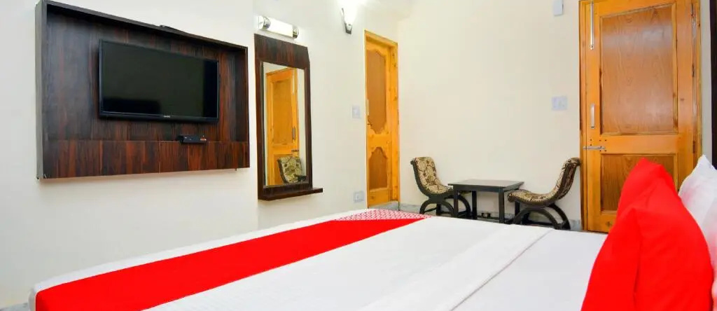 Vivek Palace Deluxe by OYO Rooms, Naldehra — photo 1