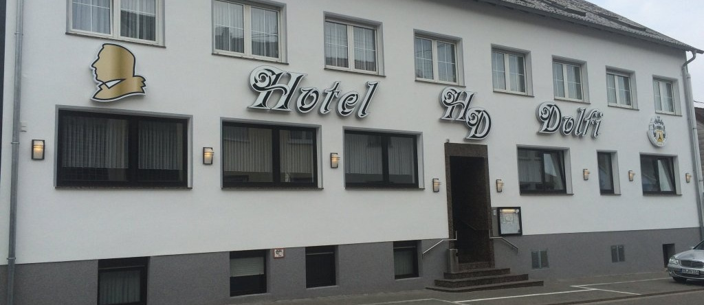 Dolfi Hotel & Restaurant, 迈巴赫 — 照片 1
