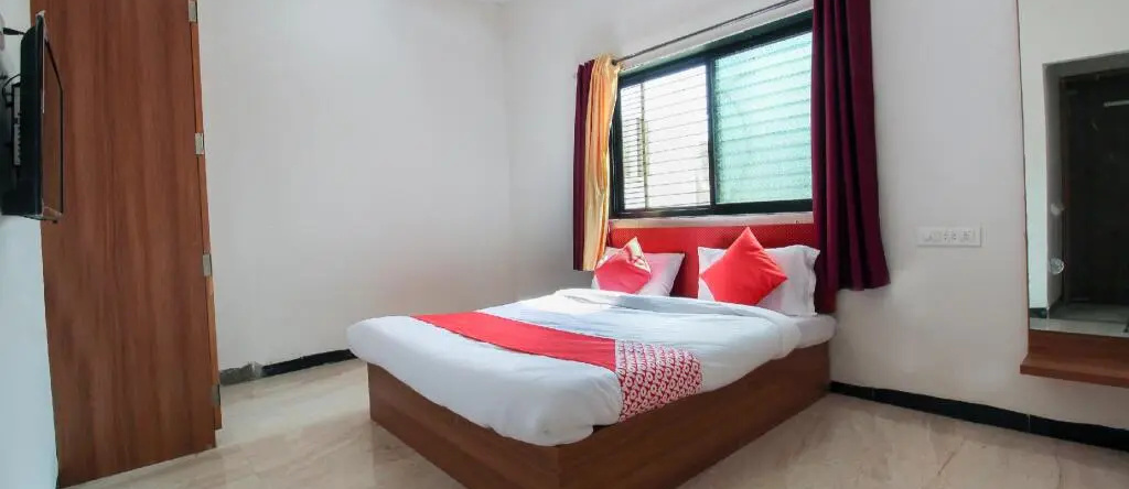 Hotel Bawarchi Lodge By Oyo Rooms, Османабад — фото 1