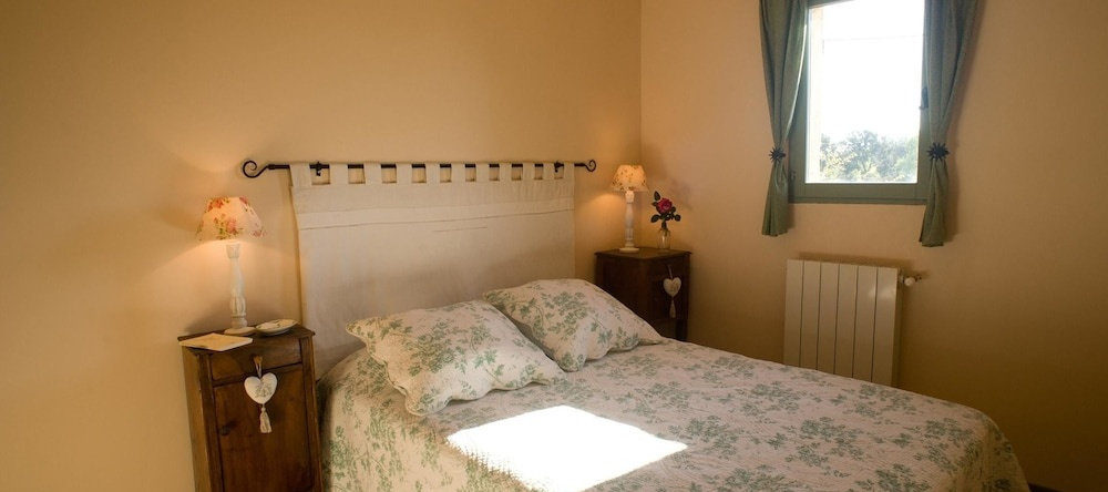 House With 2 Bedrooms in Grans, With Pool Access and Furnished Garden, Grans — photo 1