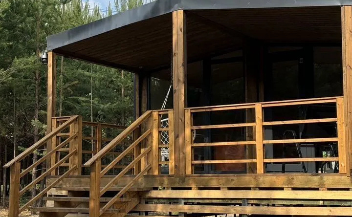 Zagorodny Eto Baza V Sosnovom Lesu Private House, 小布鲁相斯科耶 — 照片 1