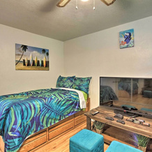 Hot Tub & Theater Room: Tropical Springfield Home, Кресуэлл — фото 3