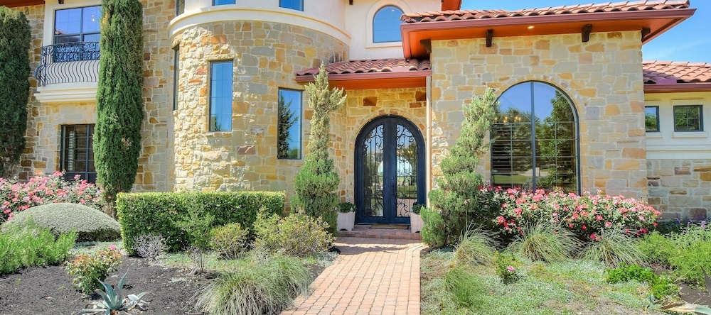 The Arrive Sunrise Estate On Lake Austin 5 Bedroom Estate, Austin — photo 1